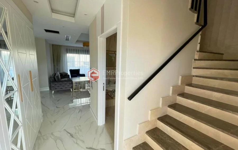 Wunderschöne Villa mit 5 Zimmer und Swimmingpool zum Verkauf in Belek