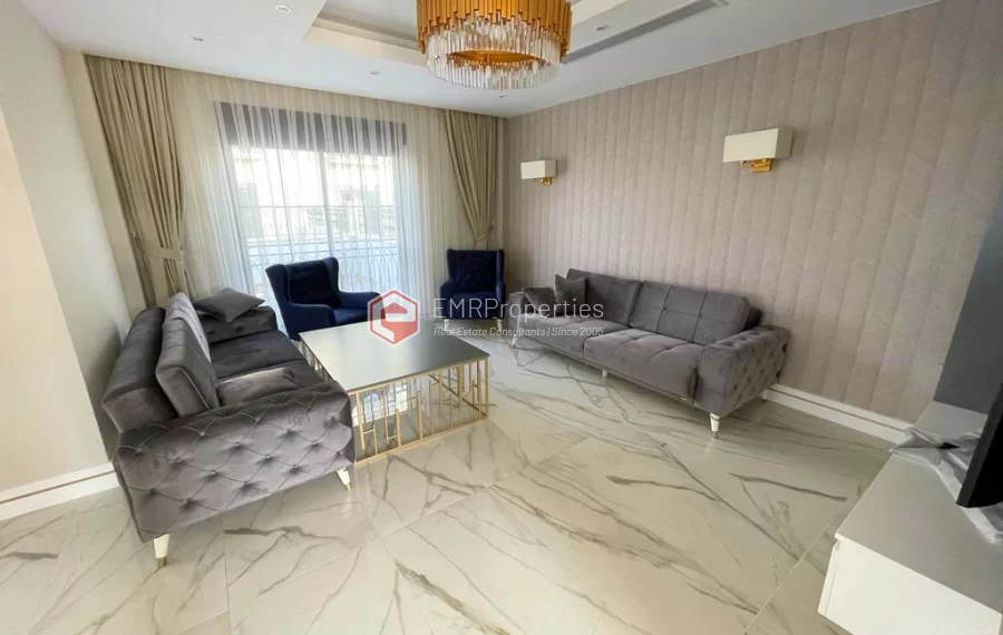 Wunderschöne Villa mit 5 Zimmer und Swimmingpool zum Verkauf in Belek