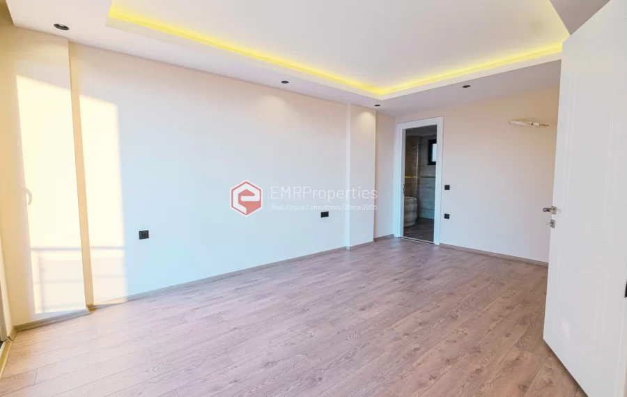 Продаётся вилла с шикарным видом на море и горы в районе Тепе.