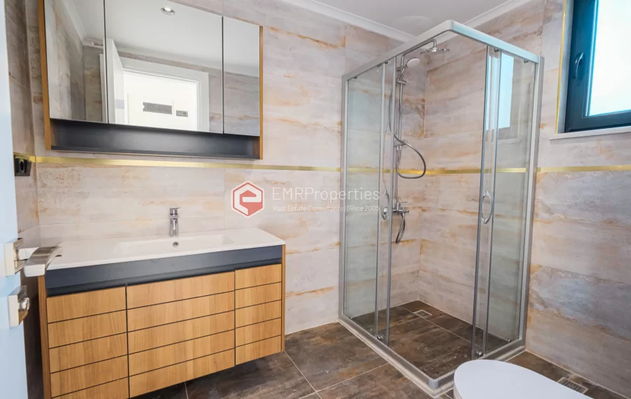 Продаётся вилла с шикарным видом на море и горы в районе Тепе.