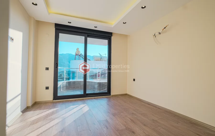 Продаётся вилла с шикарным видом на море и горы в районе Тепе.