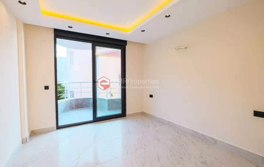 Продаётся вилла с шикарным видом на море и горы в районе Тепе.