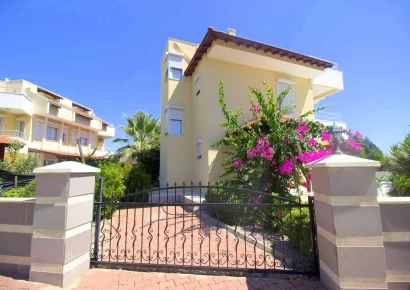 Недорогая тихая вилла с 4 спальнями на продажу в Анталии, Белек