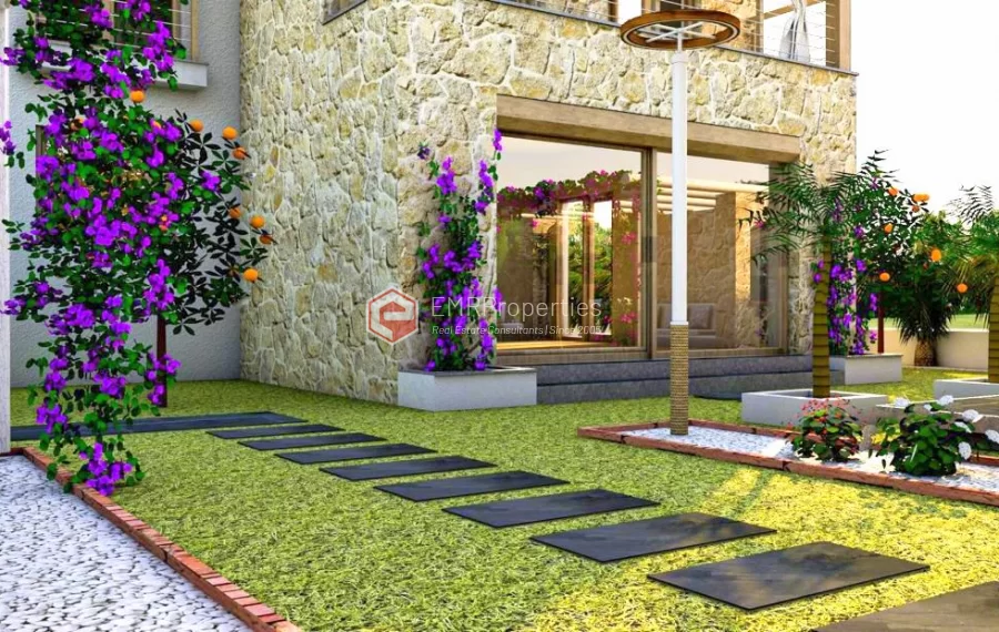 Spacious detached villa only 800 m from the sea for sale in the center of Side