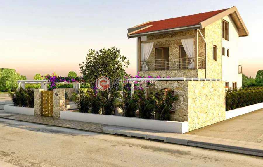 Spacious detached villa only 800 m from the sea for sale in the center of Side