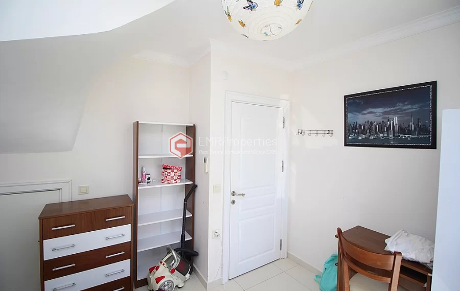 Двухуровневый пентхаус на берегу моря с мебелью на продажу в Кестеле