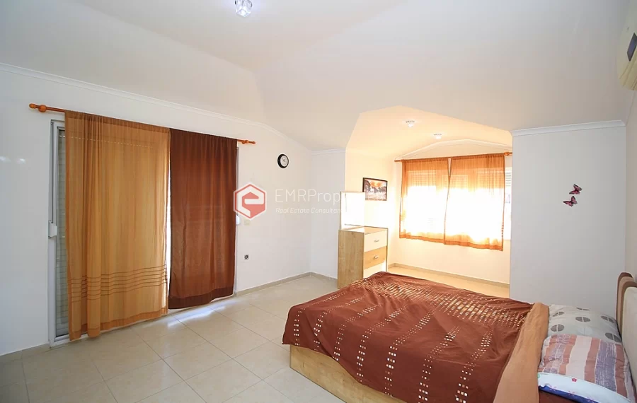 Двухуровневый пентхаус на берегу моря с мебелью на продажу в Кестеле