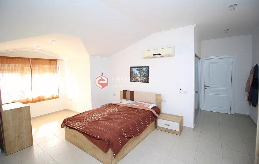 Двухуровневый пентхаус на берегу моря с мебелью на продажу в Кестеле