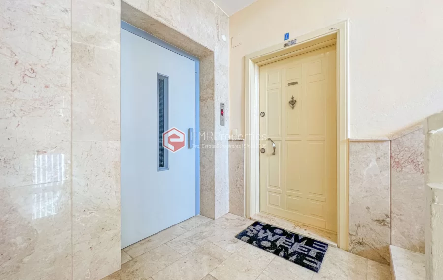 Commodious 2 bedroom apartment with castle view for sale in Tosmur