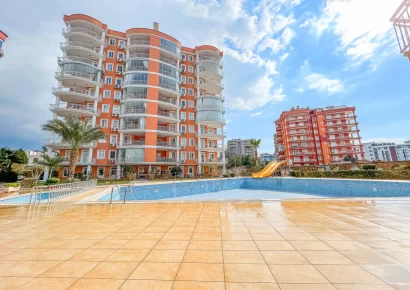 Продаётся просторная квартира с 2 спальнями и видом на крепость в Тосмуре