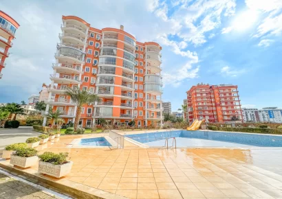 Продаётся просторная квартира с 2 спальнями и видом на крепость в Тосмуре