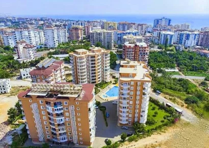 Продаётся просторная квартира с 2 спальнями и видом на крепость в Тосмуре