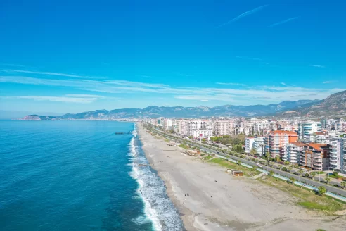 Prodaje se dvoetazni penthouse na moru s pogledom na more i dvorac u Mahmutlaru