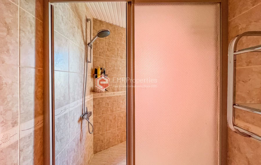 Prodaje se dvoetazni penthouse na moru s pogledom na more i dvorac u Mahmutlaru