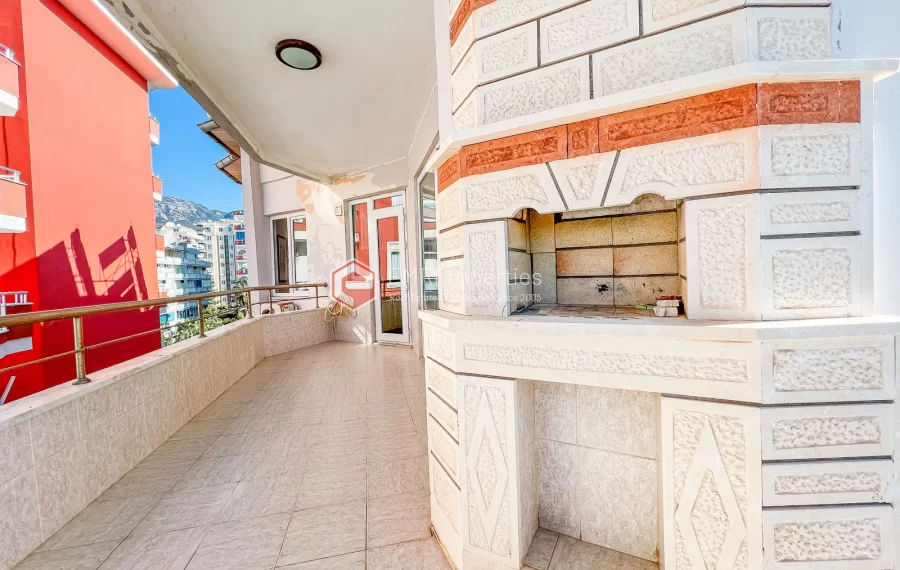 Prodaje se dvoetazni penthouse na moru s pogledom na more i dvorac u Mahmutlaru