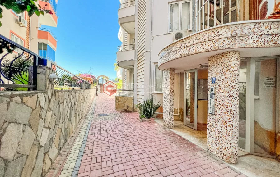 Prodaje se dvoetazni penthouse na moru s pogledom na more i dvorac u Mahmutlaru