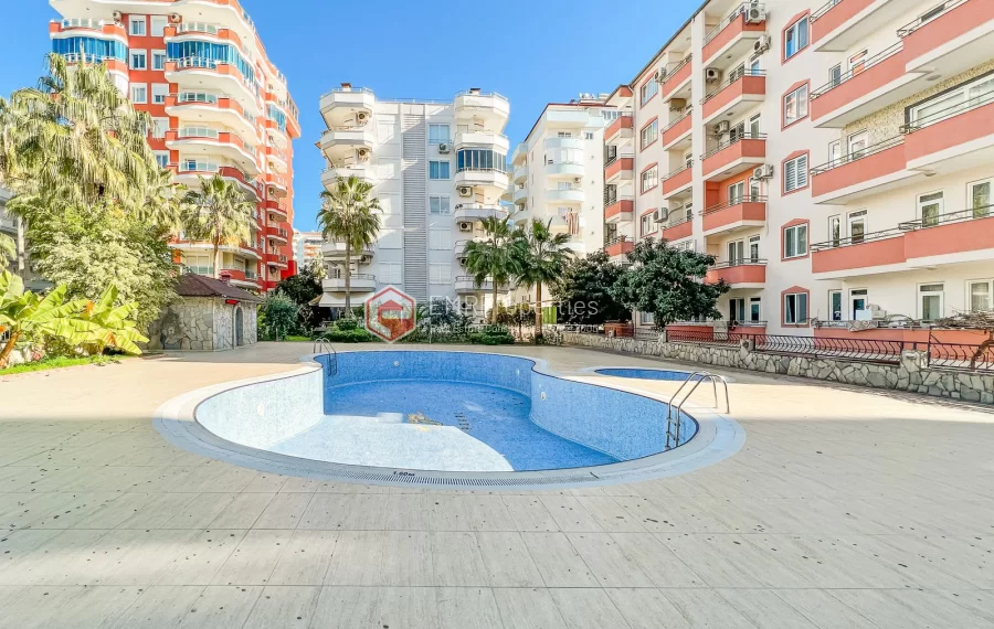 Prodaje se dvoetazni penthouse na moru s pogledom na more i dvorac u Mahmutlaru