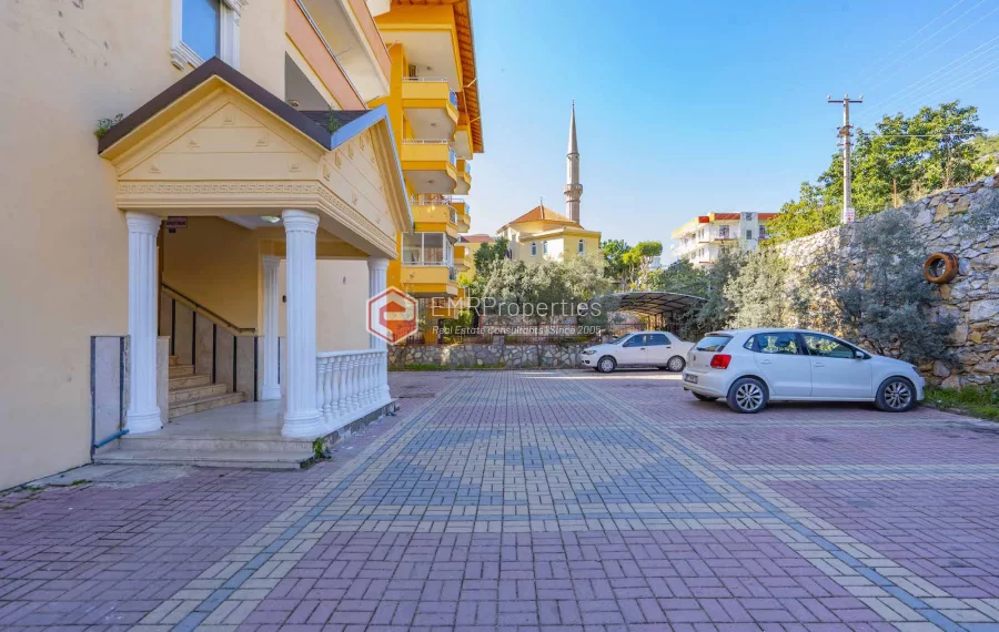 Prodaje se prostrani penthouse duplex s 5 spavacih soba u Alanya centru