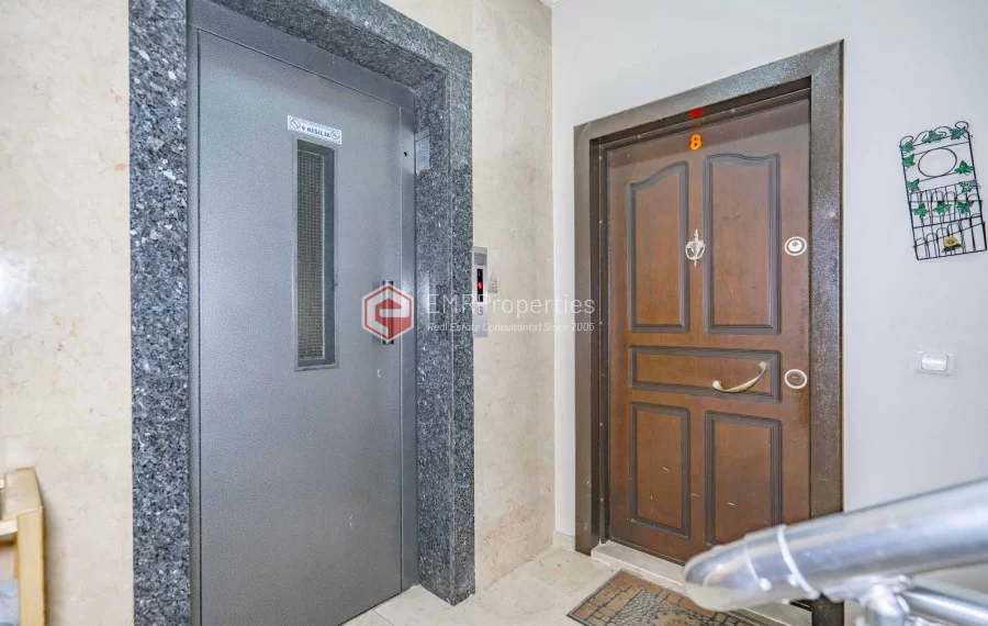 Prodaje se prostrani penthouse duplex s 5 spavacih soba u Alanya centru