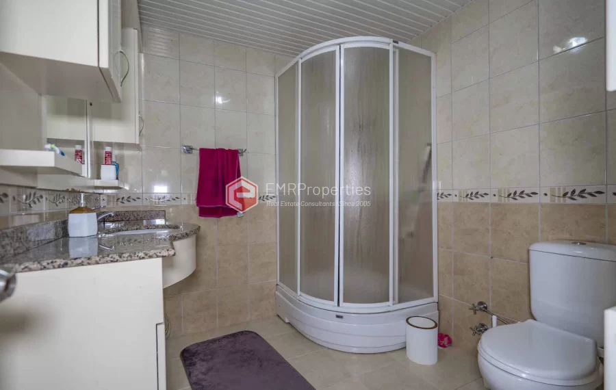Prodaje se prostrani penthouse duplex s 5 spavacih soba u Alanya centru