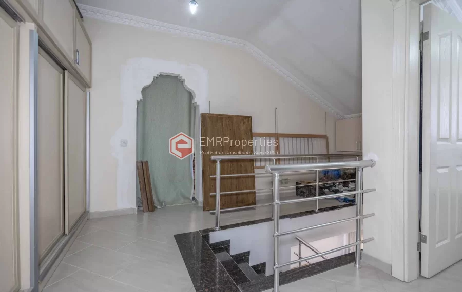 Prodaje se prostrani penthouse duplex s 5 spavacih soba u Alanya centru