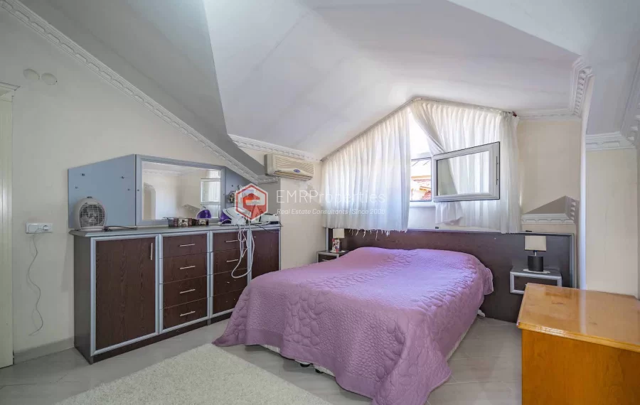 Prodaje se prostrani penthouse duplex s 5 spavacih soba u Alanya centru