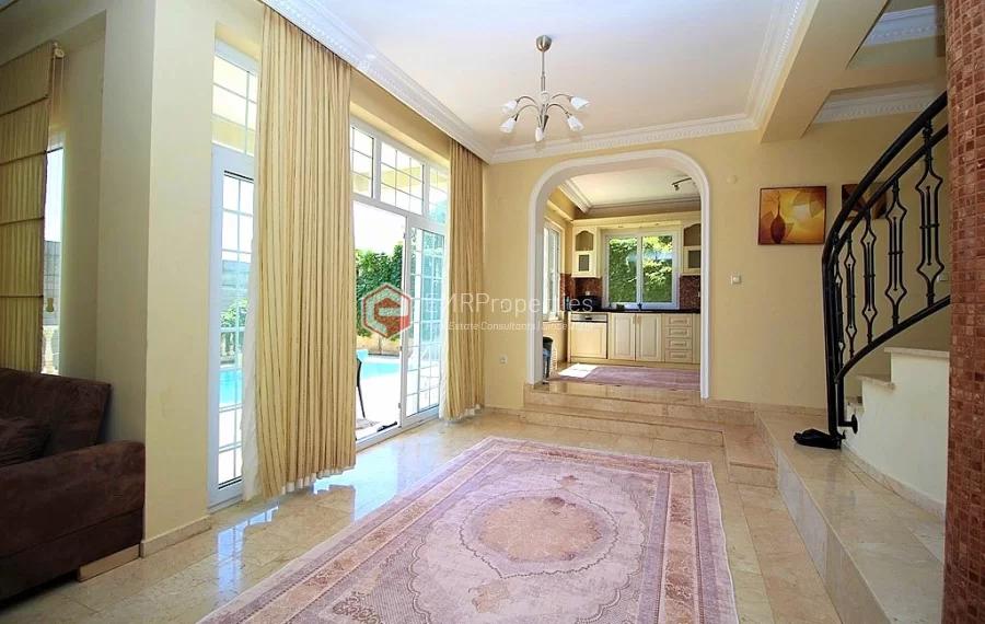 Продается отдельно стоящая вилла с 3 спальнями и видом на море в Каргыджаке