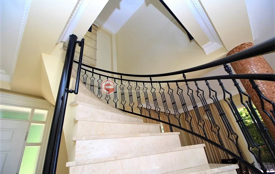 Продается отдельно стоящая вилла с 3 спальнями и видом на море в Каргыджаке