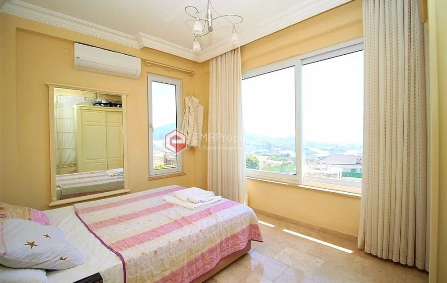 Продается отдельно стоящая вилла с 3 спальнями и видом на море в Каргыджаке