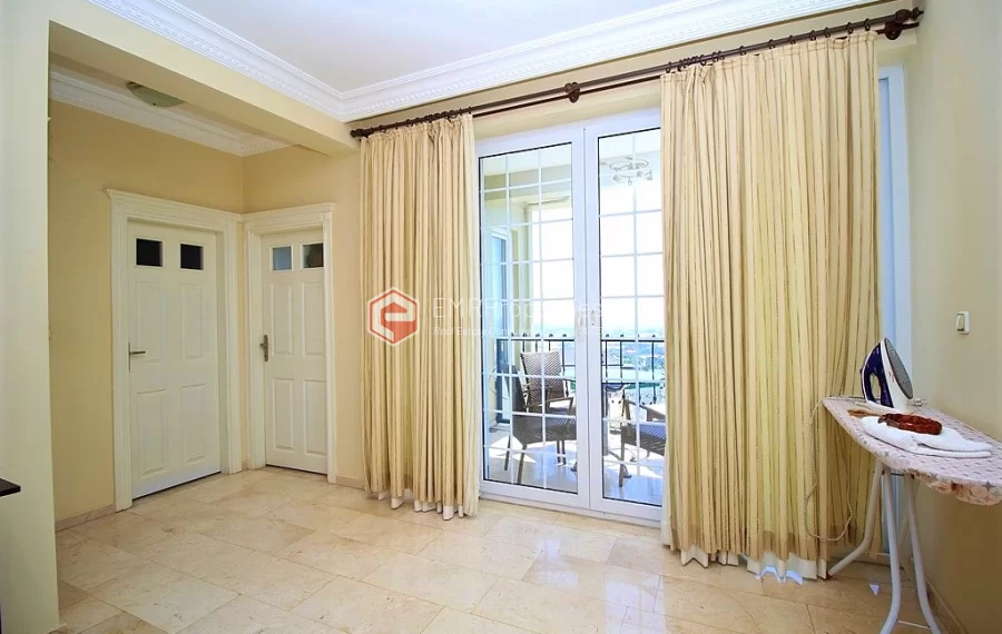 Продается отдельно стоящая вилла с 3 спальнями и видом на море в Каргыджаке