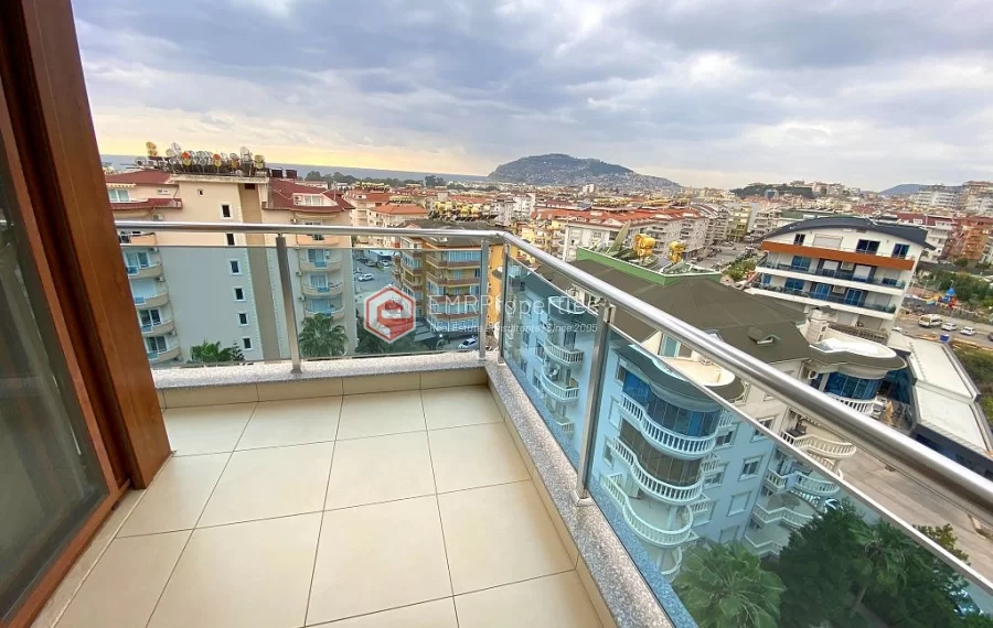 Продается квартира с видом на море и крепость в Джикджилли