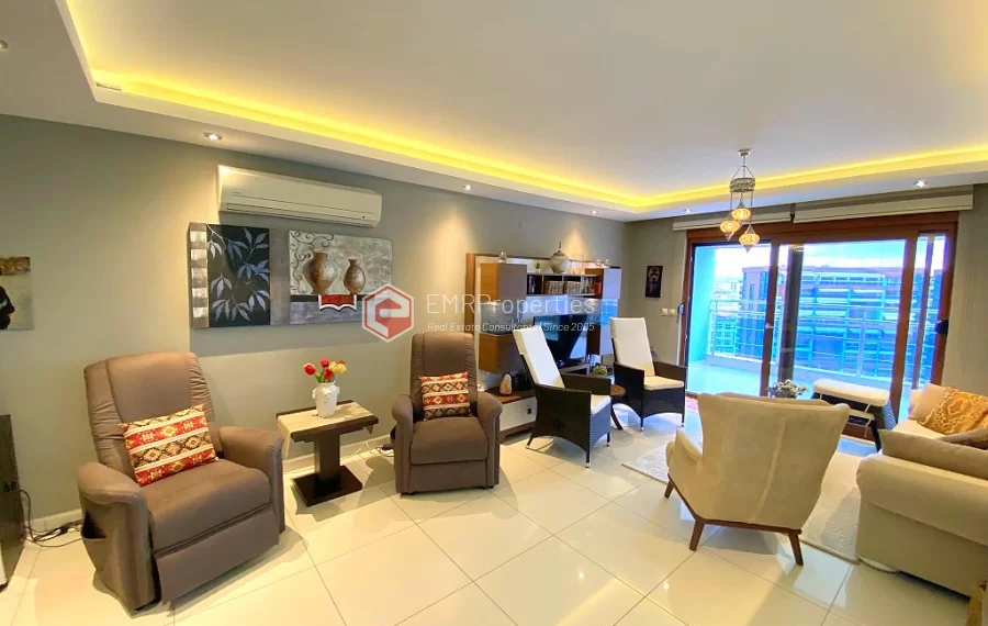 Продается квартира с видом на море и крепость в Джикджилли