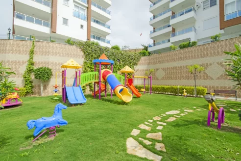 Luxuriöse und komfortable 5 Zimmer Gartenduplex zum Verkauf in Kargicak