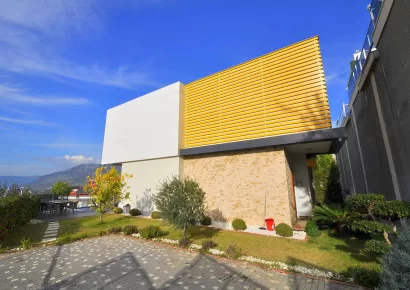 Ультра роскошная двухуровневая вилла с видом на море и замок на продажу в Каргыджаке