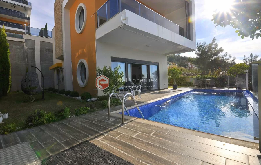 Ultra luxury duplex villa with sea and castle view for sale in Kargicak