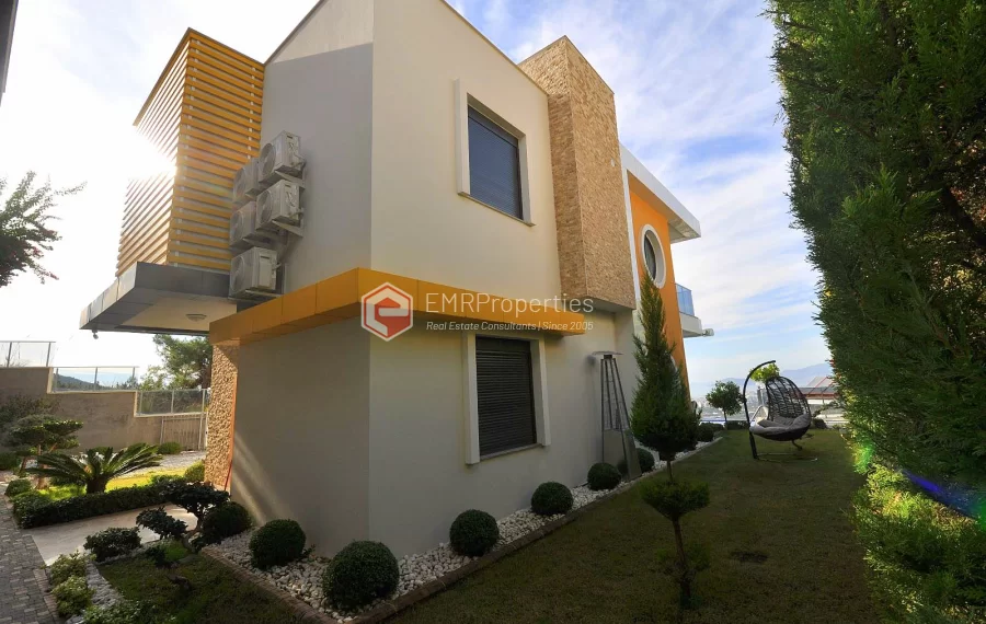 Ultra luxury duplex villa with sea and castle view for sale in Kargicak