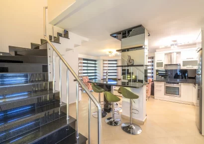 Продается роскошный пентхаус-дуплекс в прибрежном комплексе в Оба