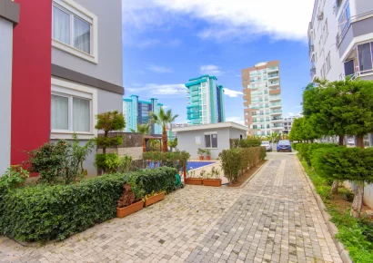 Продается просторная квартира с просторными комнатами в Махмутларе