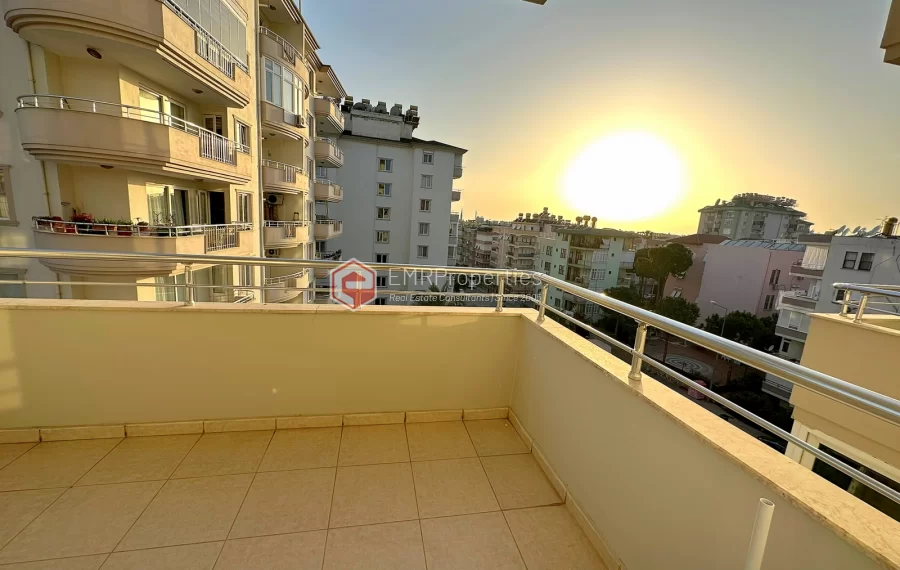 Elegant apartment with furnished for sale in the center of Alanya