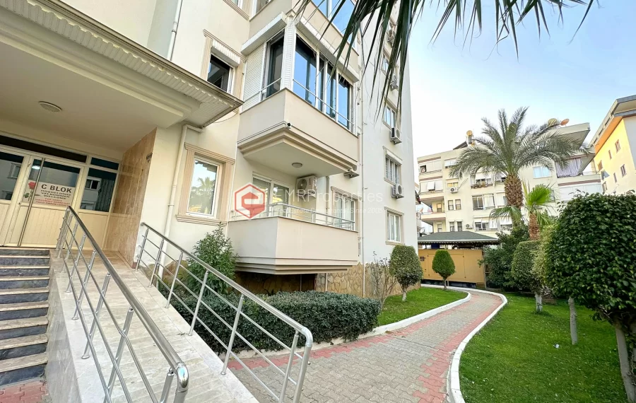 Elegant apartment with furnished for sale in the center of Alanya