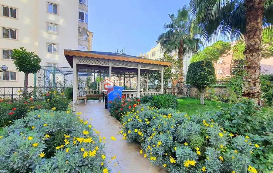 Elegant apartment with furnished for sale in the center of Alanya