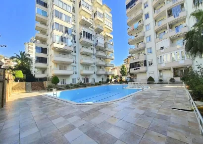 Продается элегантная квартира с мебелью в центре Аланьи